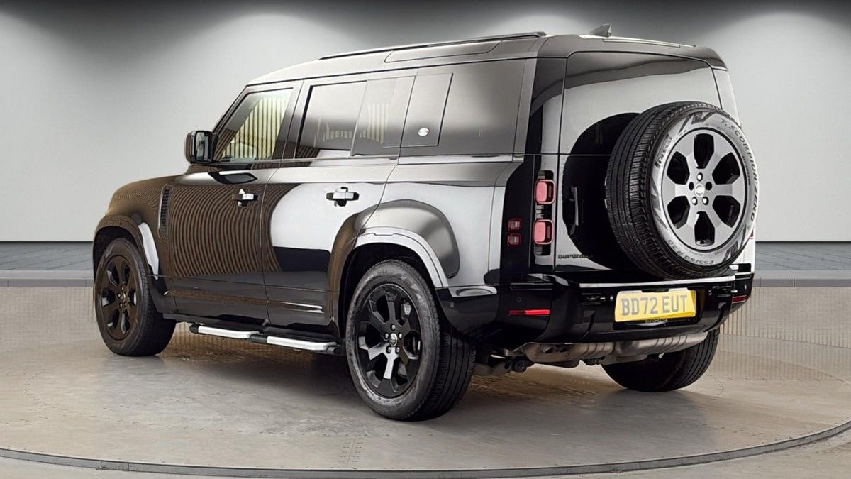 Land Rover Defender 110 Image 2