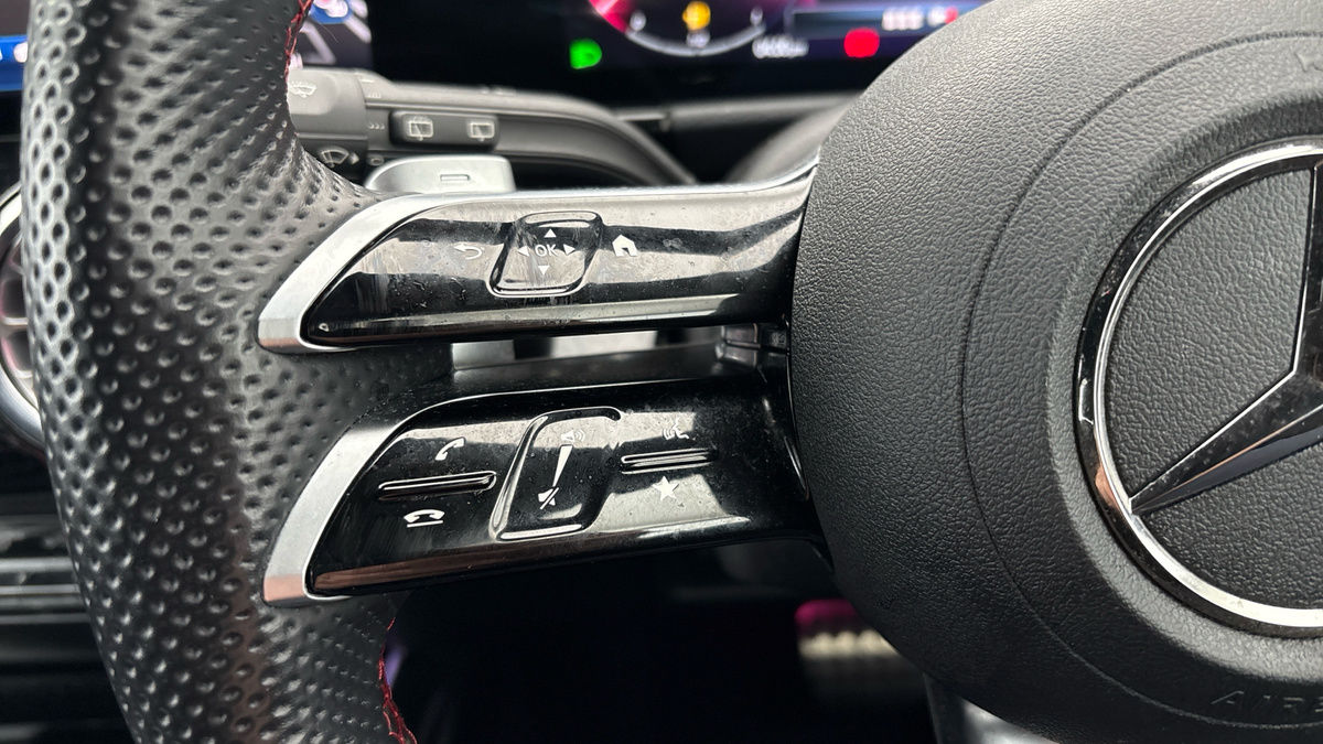 Mercedes-Benz GLA Image 13