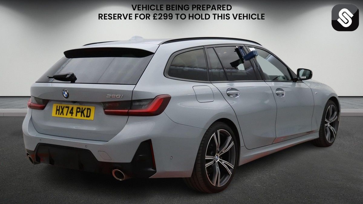 BMW 3 Series Image 4