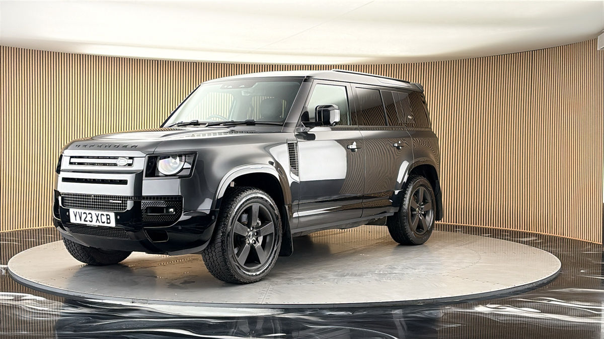 More views of Land Rover Defender 110