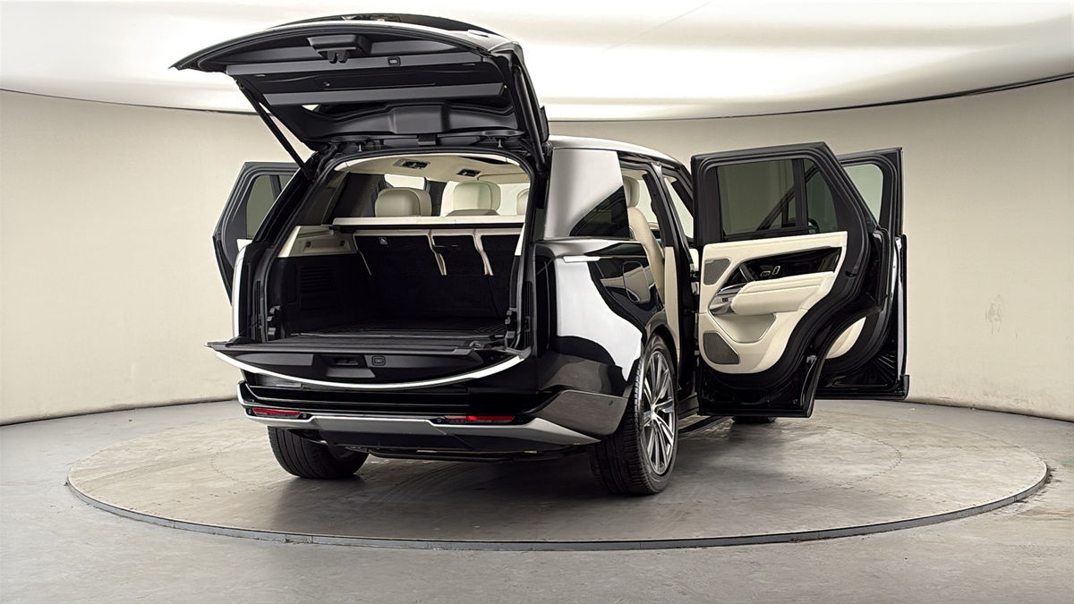 More views of Land Rover Range Rover