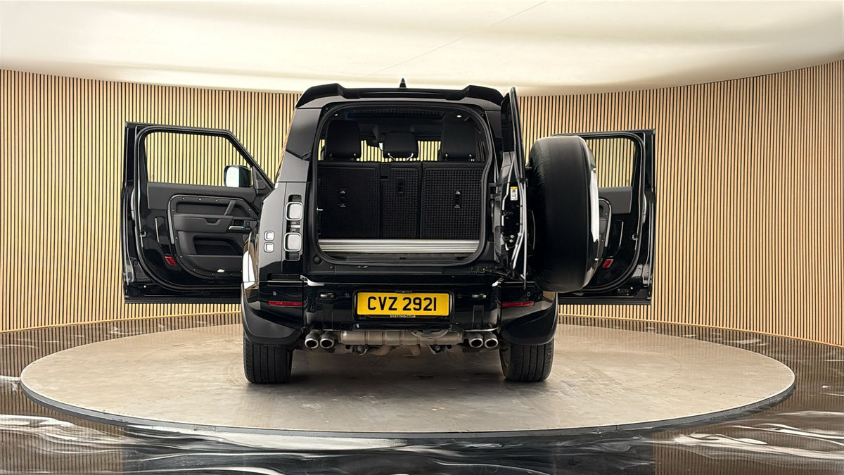 More views of Land Rover Defender 90