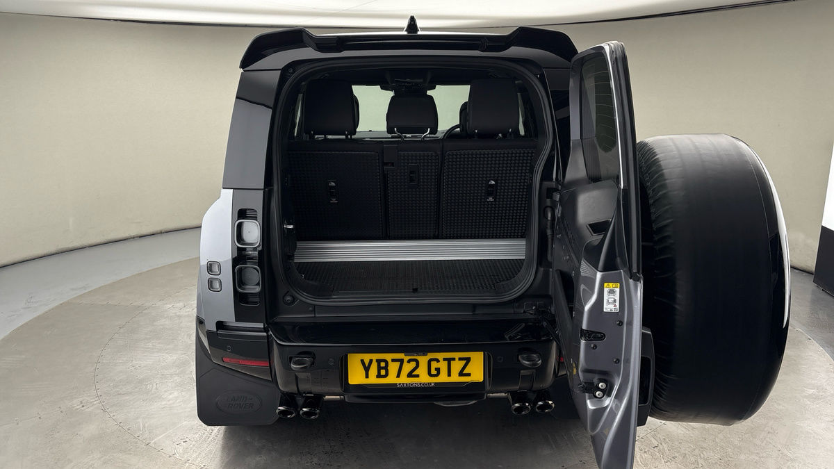 Land Rover Defender 90 Image 11