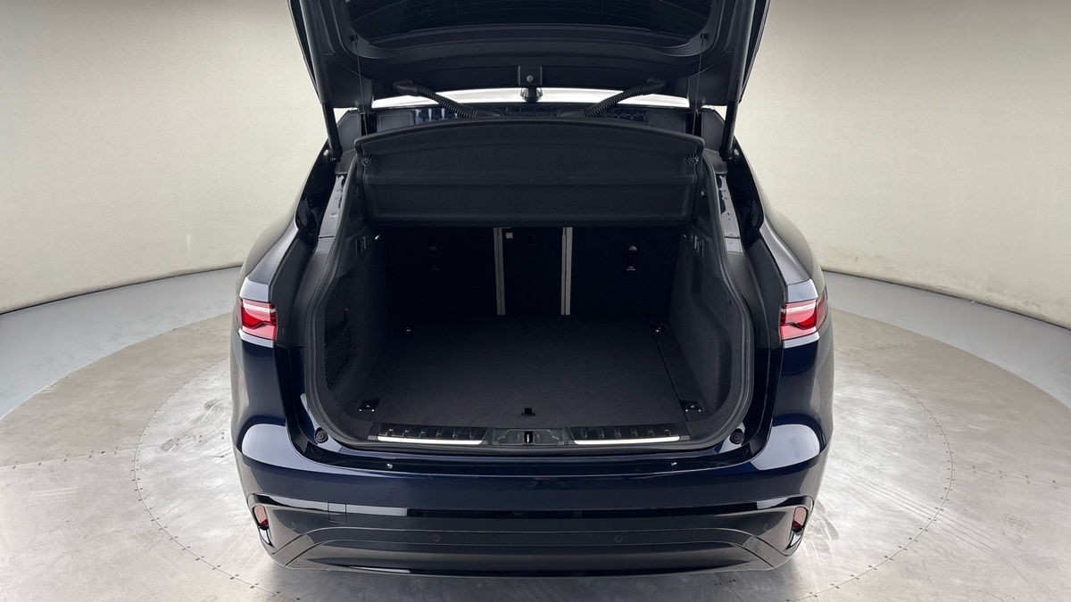 Jaguar F-PACE Image 11