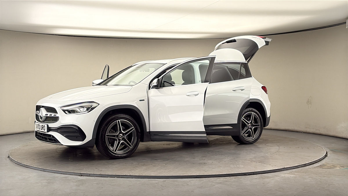 More views of Mercedes-Benz GLA