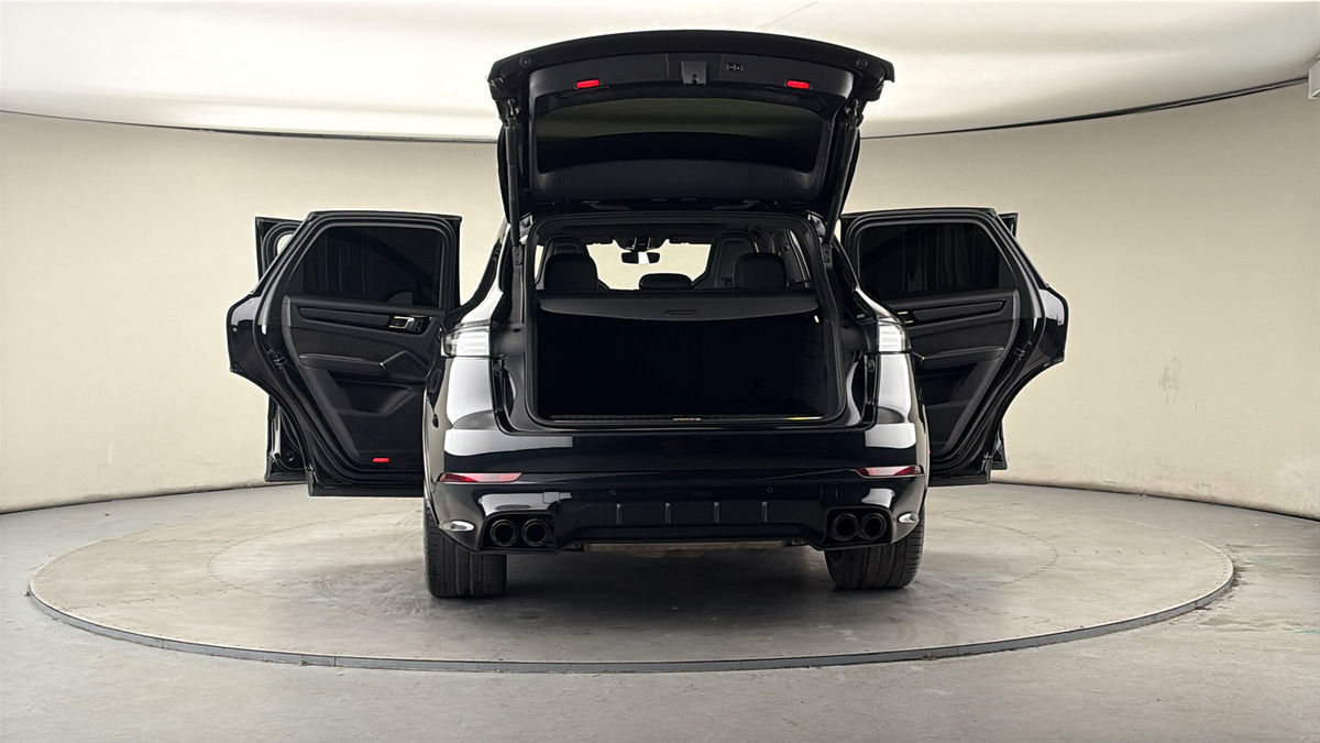 More views of Porsche Cayenne