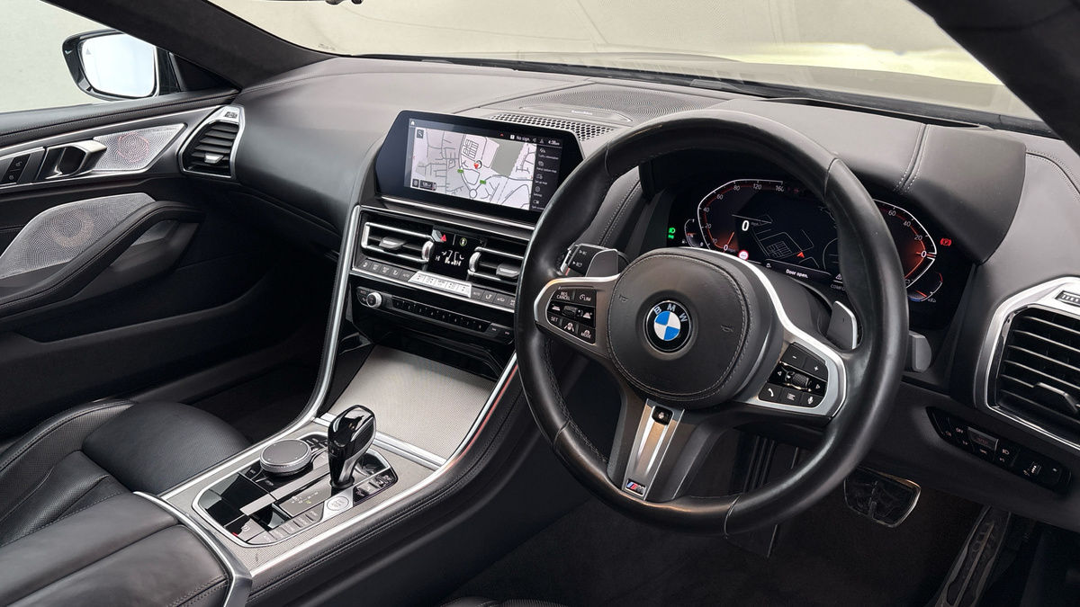 BMW 8 Series Image 5