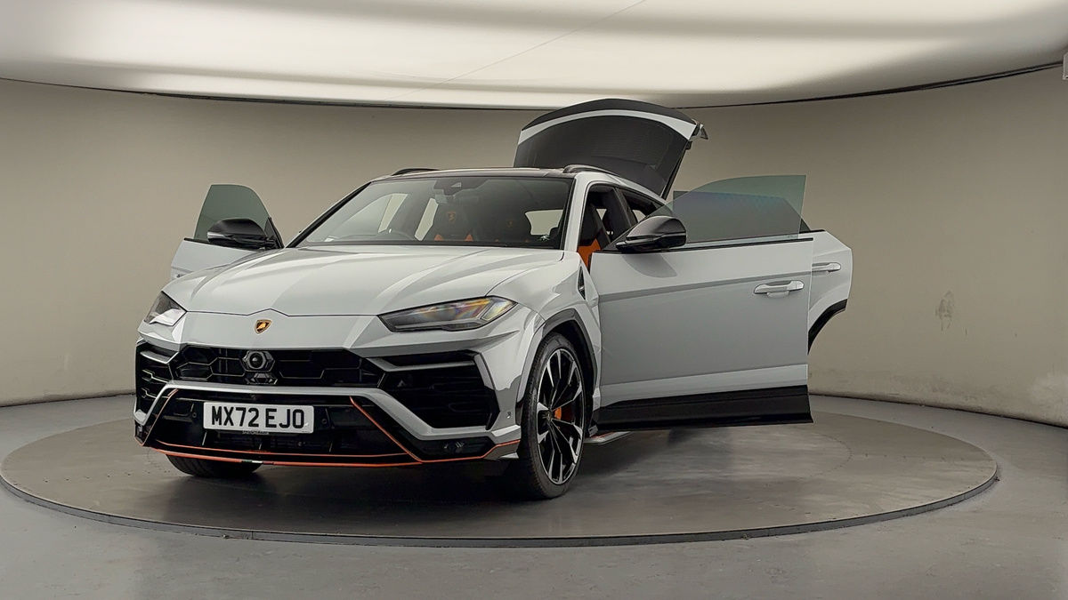 More views of Lamborghini Urus