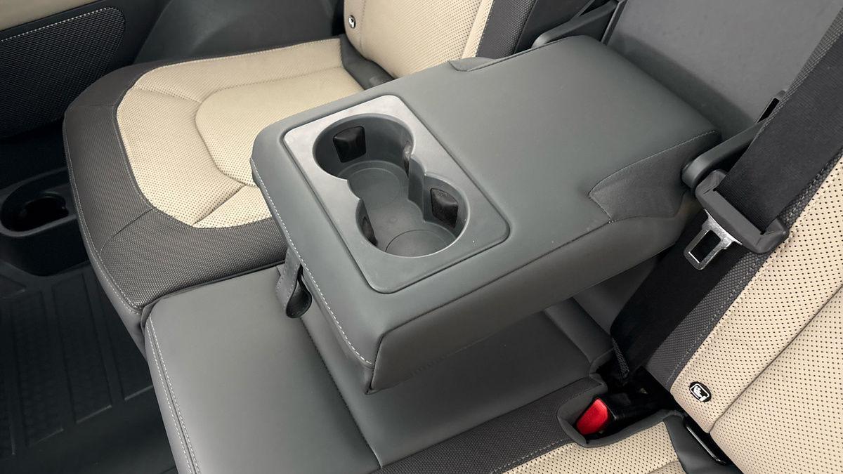 Land Rover Defender 90 Image 9