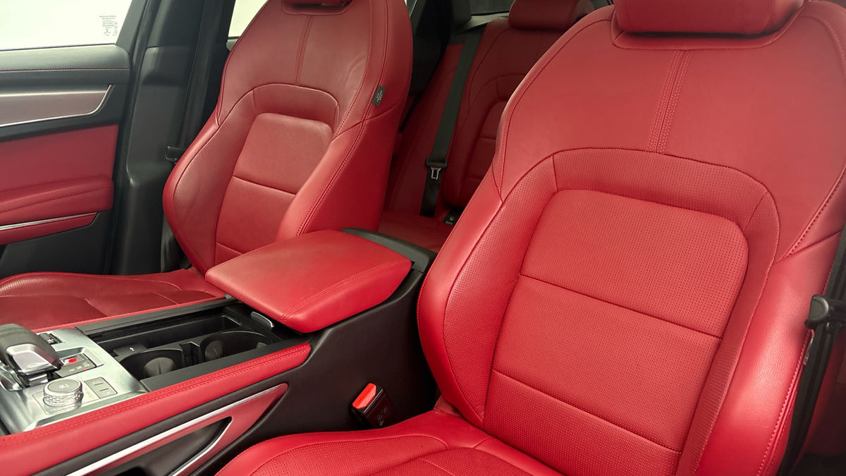 Jaguar F-PACE Image 7