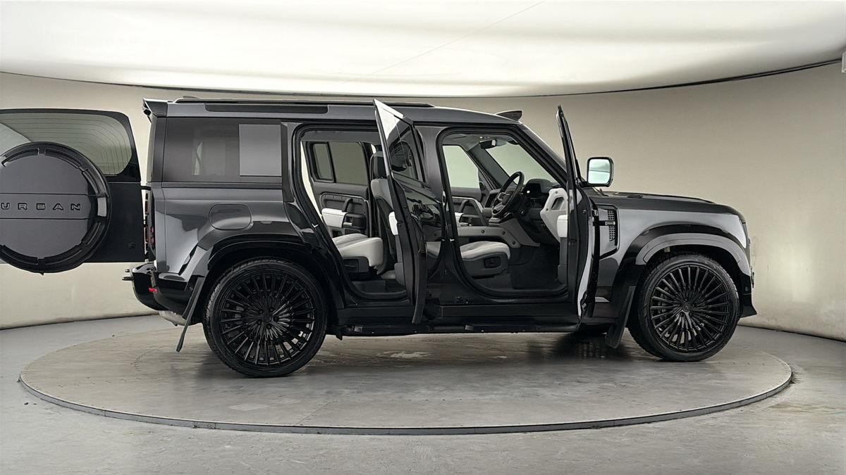 More views of Land Rover Defender 110