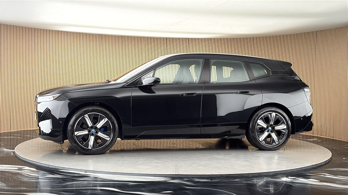 More views of BMW iX