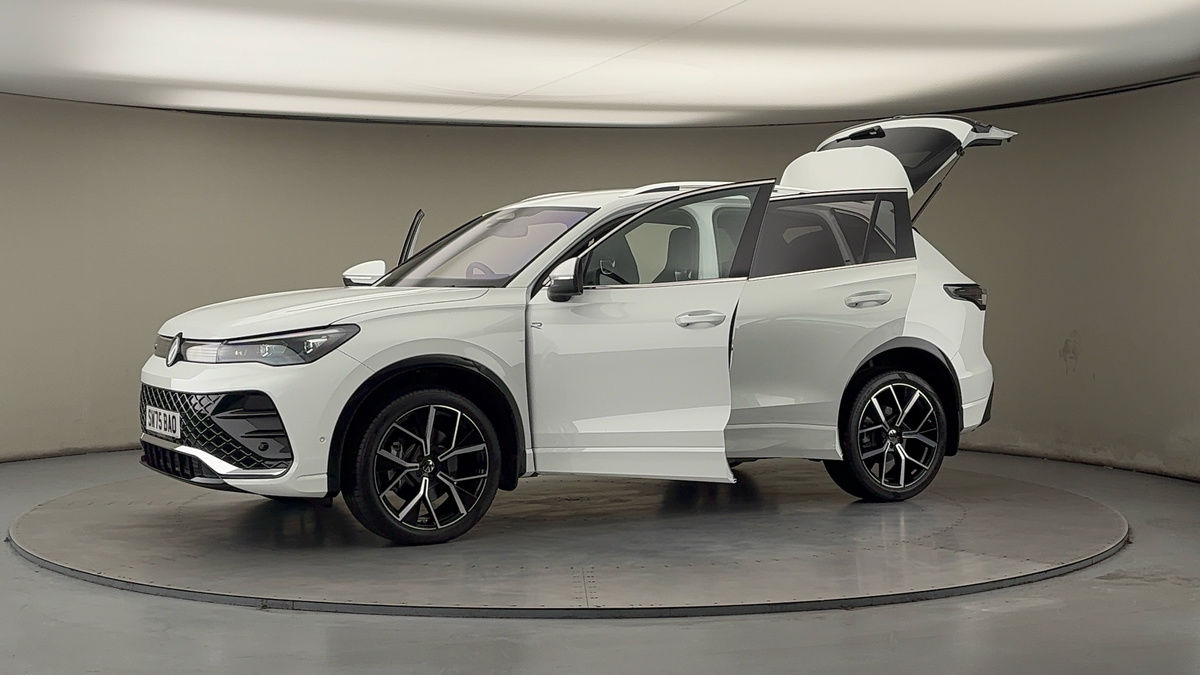 More views of Volkswagen Tiguan