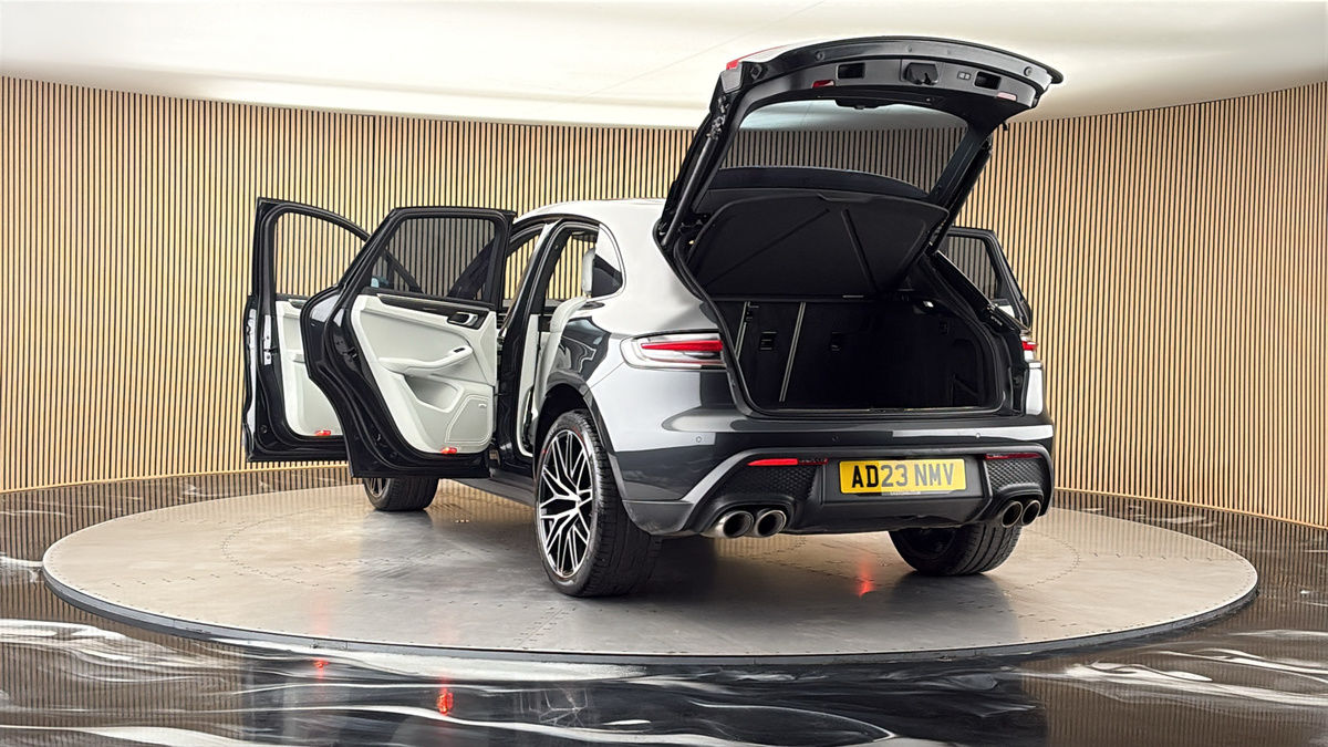 More views of Porsche Macan