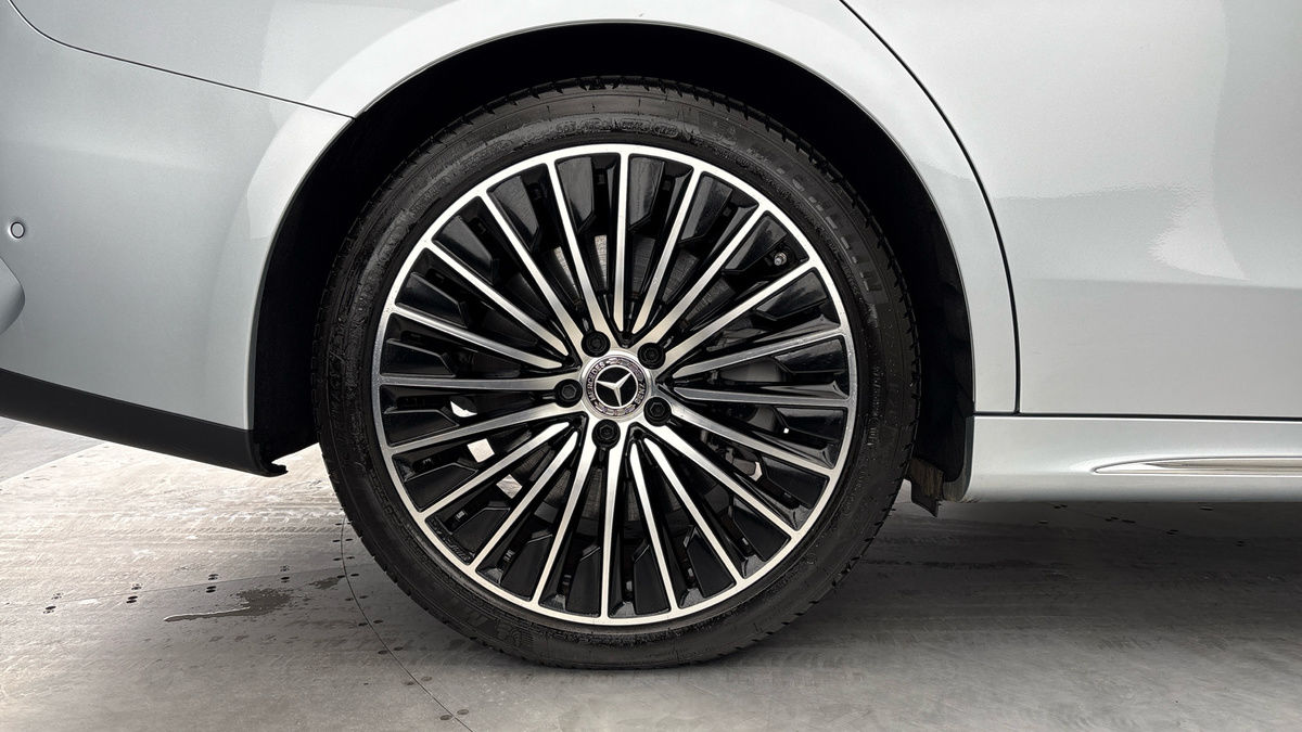 Mercedes-Benz E Class Image 10