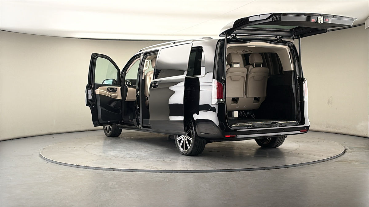 Mercedes-Benz V Class Image 23
