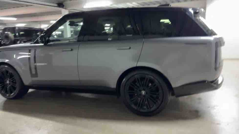 More views of Land Rover Range Rover