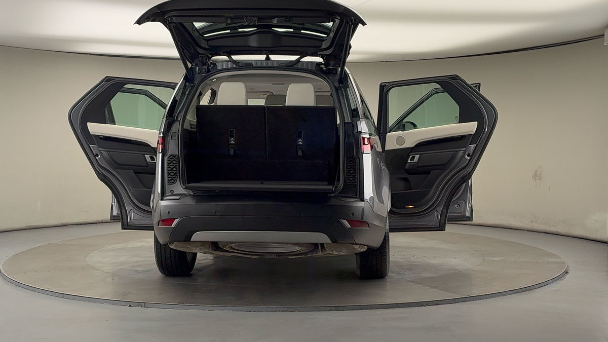 More views of Land Rover Discovery