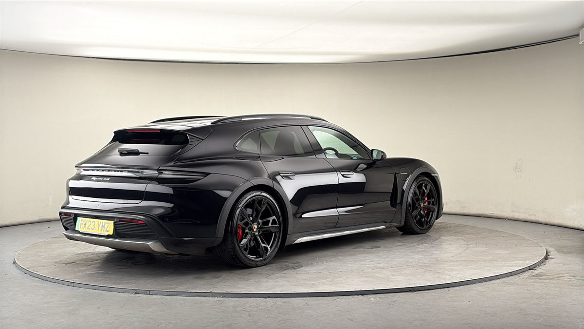 Porsche Taycan Image 21