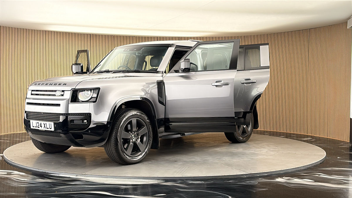 More views of Land Rover Defender 110