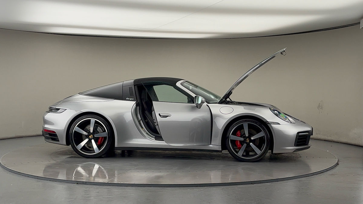 More views of Porsche 911