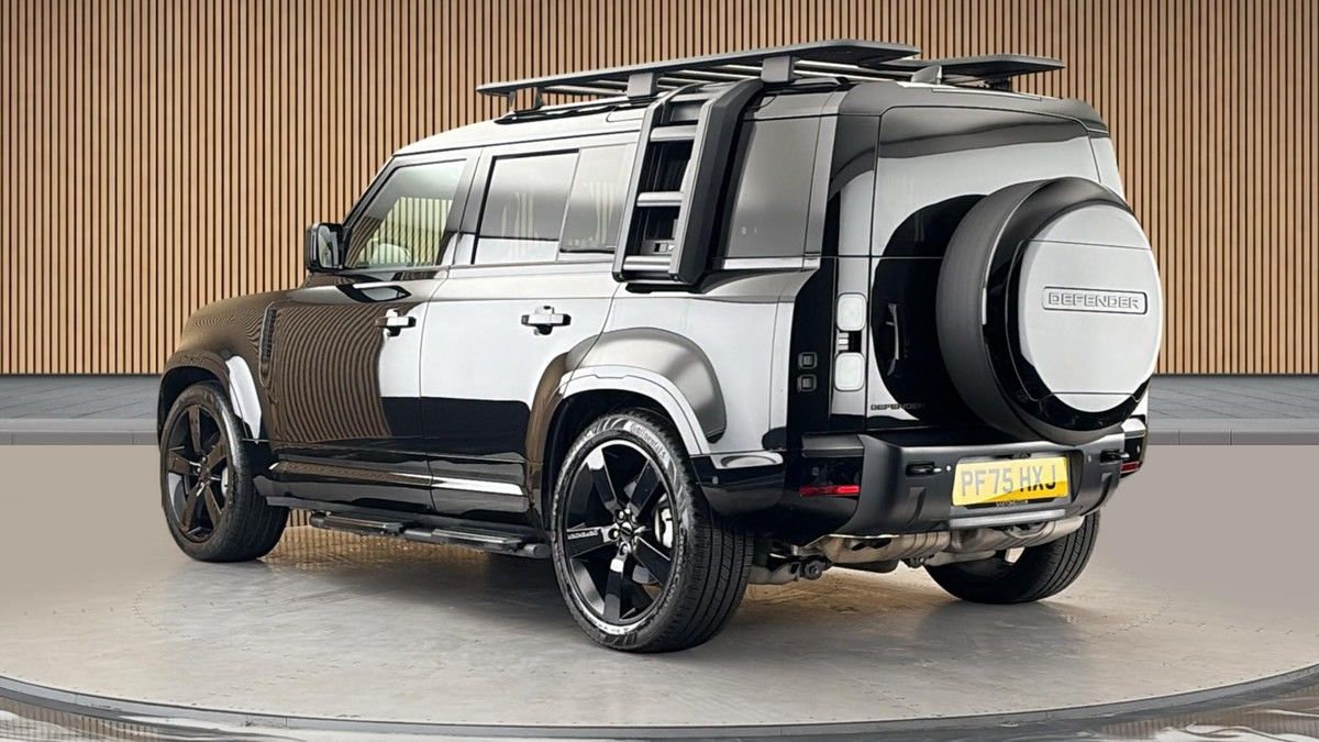 Land Rover Defender 110 Image 2