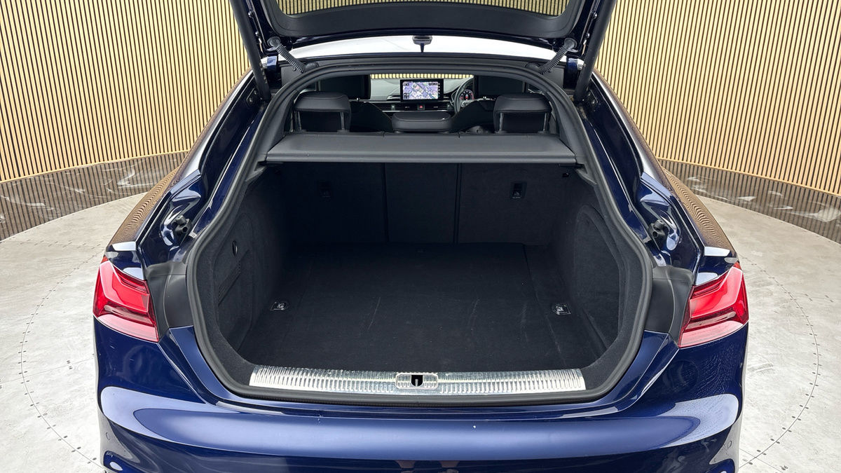 Audi A5 Image 11