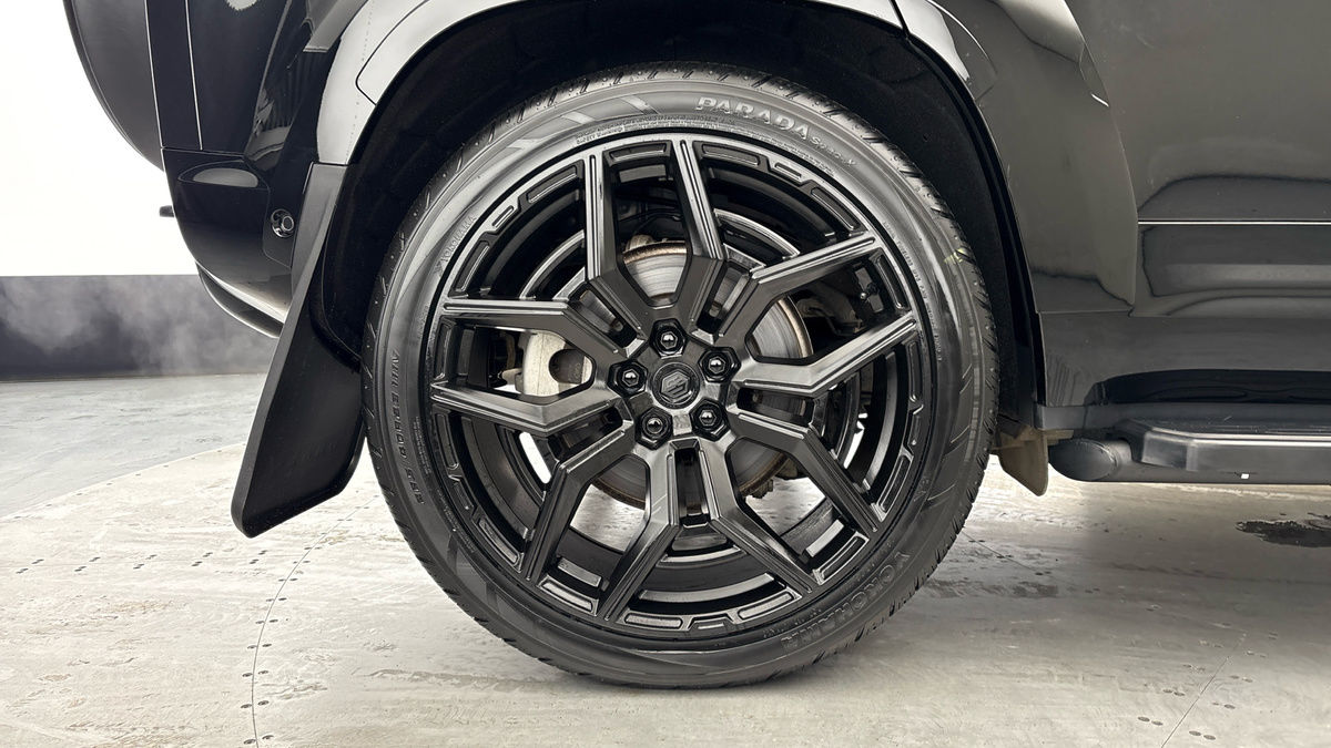 Land Rover Defender 110 Urban Image 10