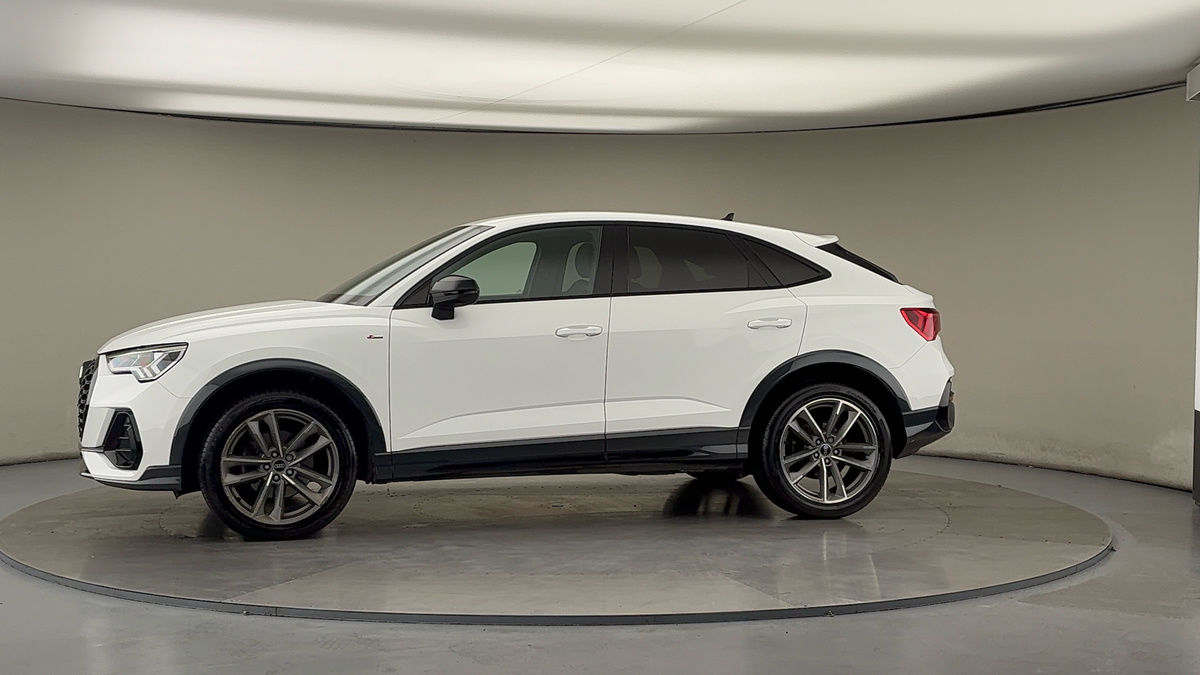 More views of Audi Q3