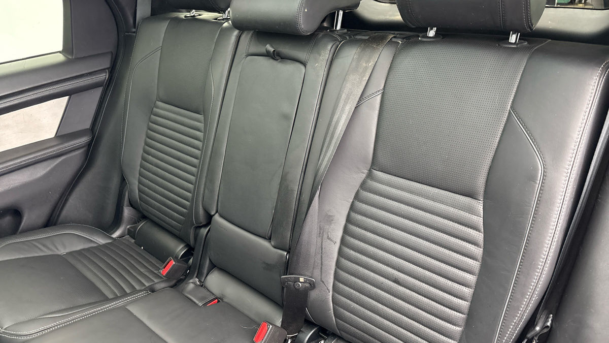 Land Rover Discovery Sport Image 8