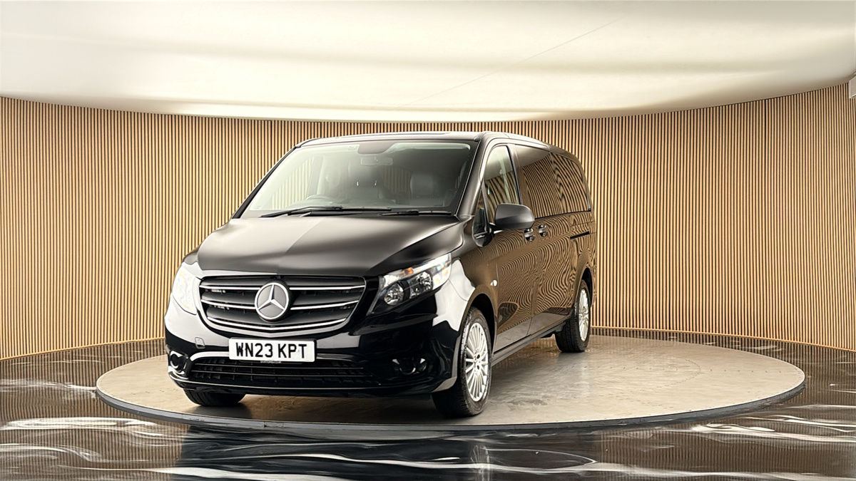 More views of Mercedes-Benz Vito