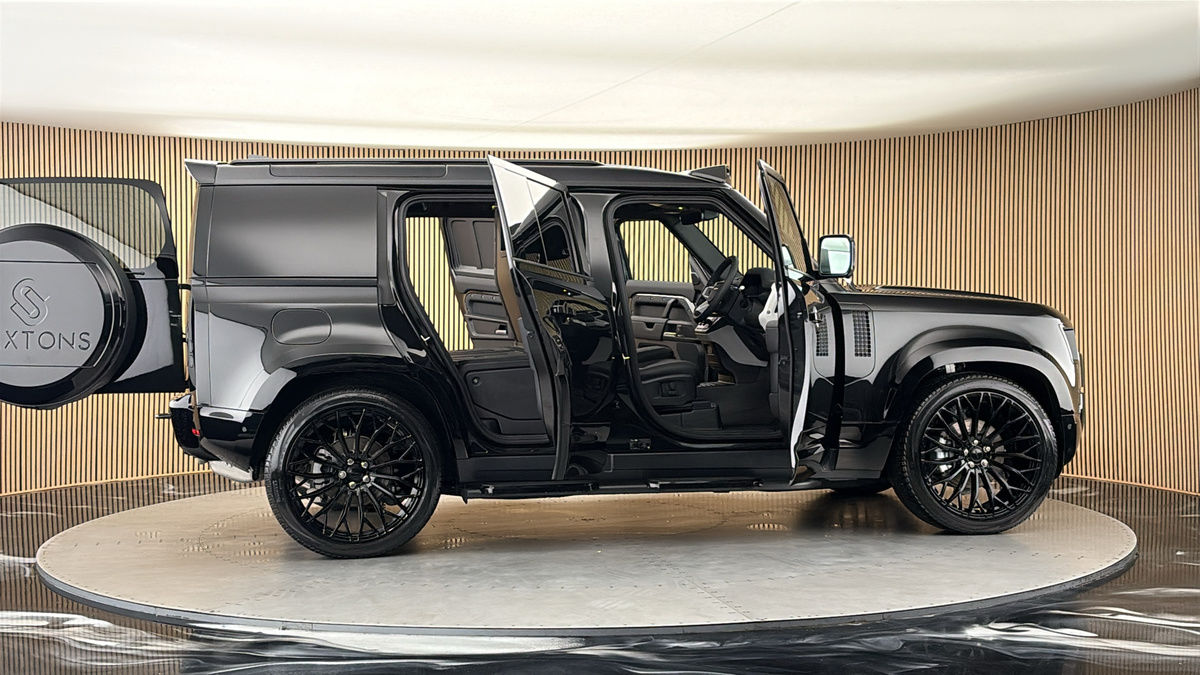More views of Land Rover Defender 110