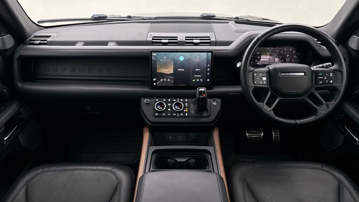 Land Rover Defender 130 Urban Image 12