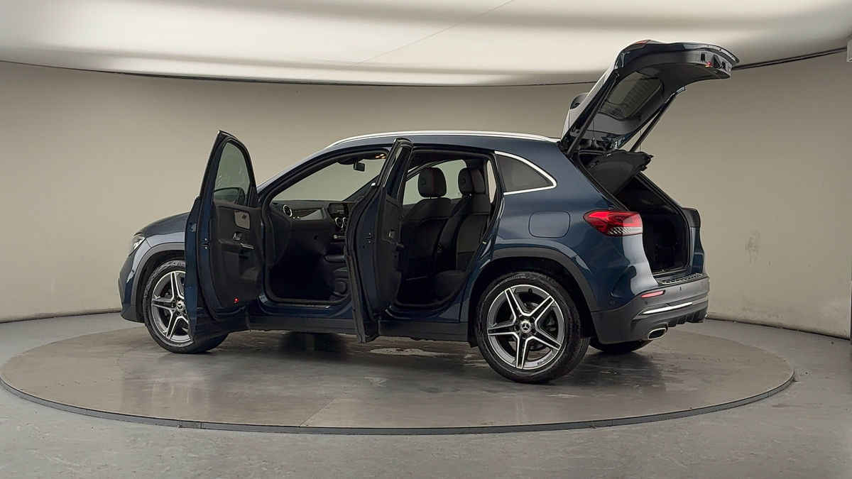 More views of Mercedes-Benz GLA