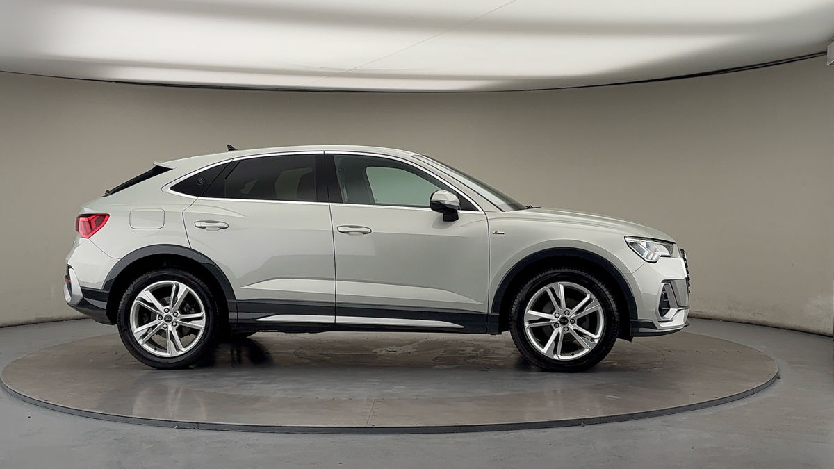 More views of Audi Q3