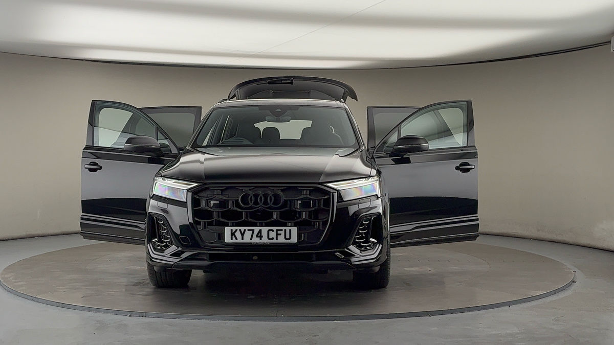More views of Audi SQ7