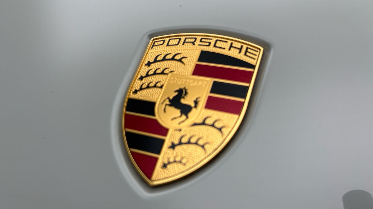 Porsche Cayenne Image 24