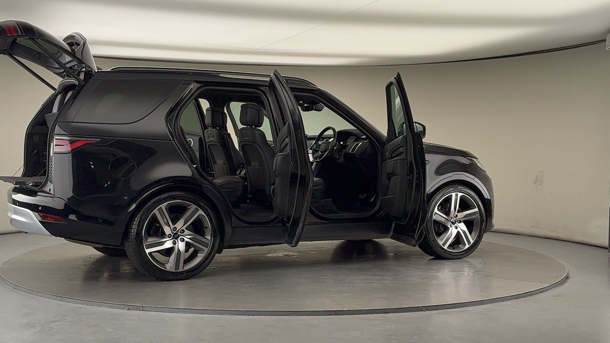 More views of Land Rover Discovery