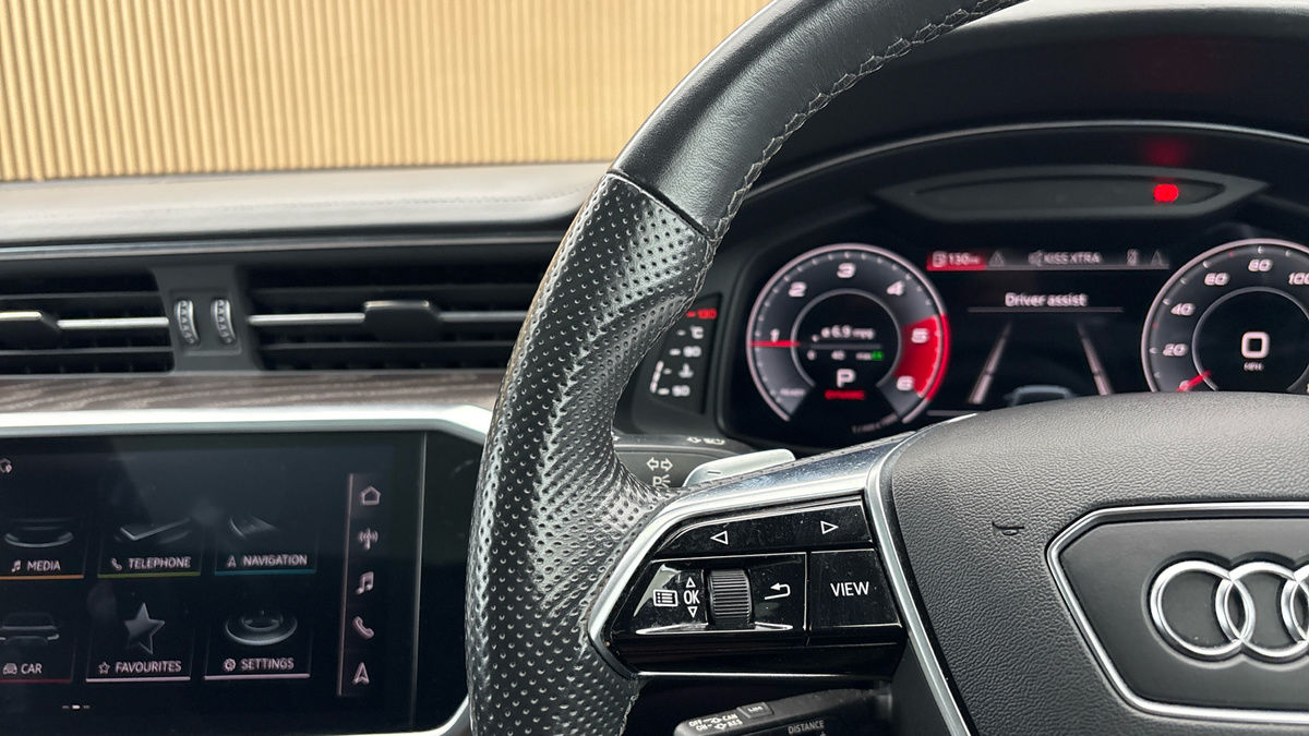 Audi S6 Avant Image 13