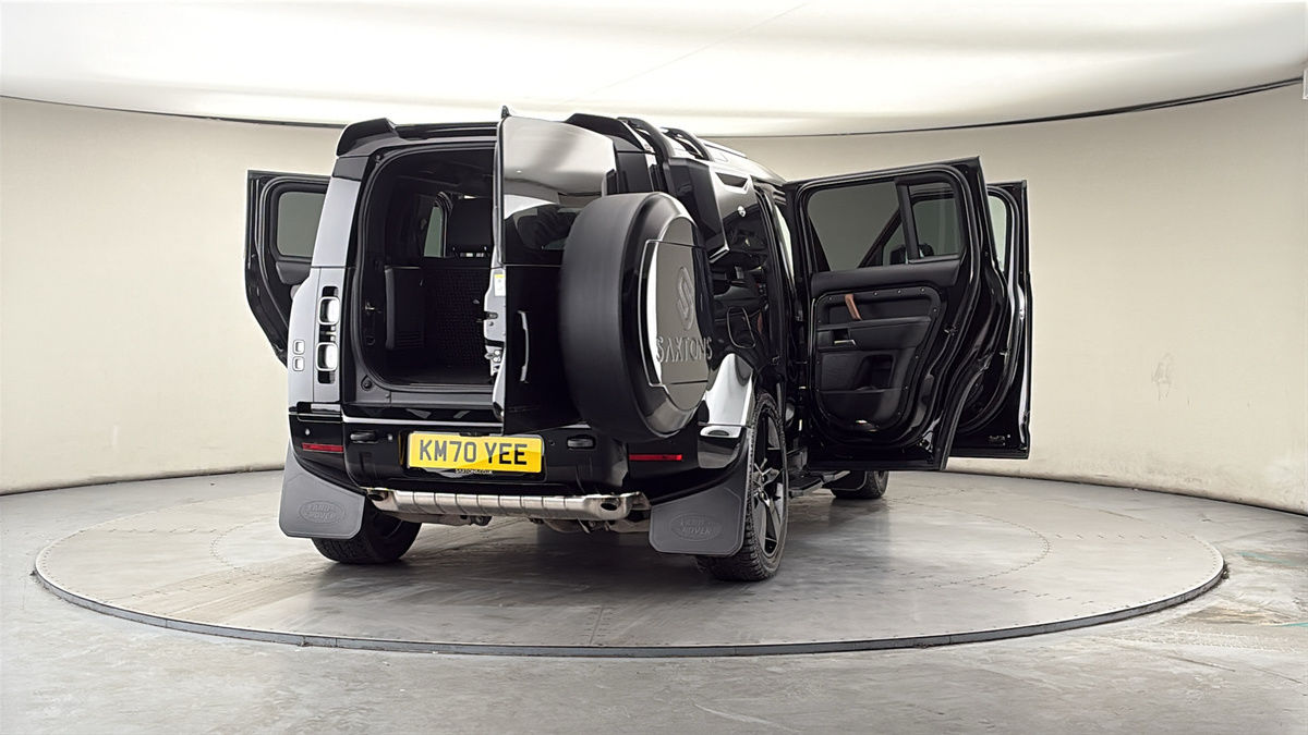 More views of Land Rover Defender 110