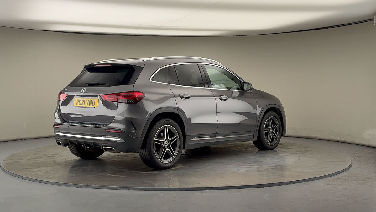 Mercedes-Benz GLA Image 21