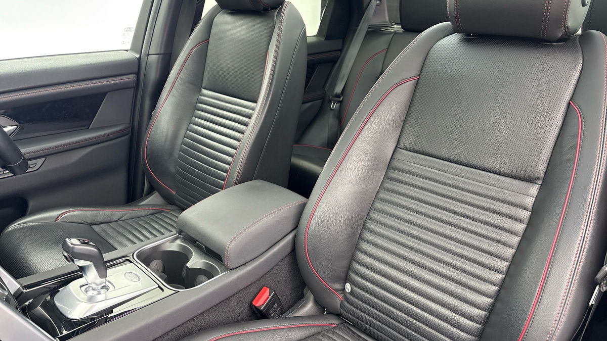 Land Rover Discovery Sport Image 7