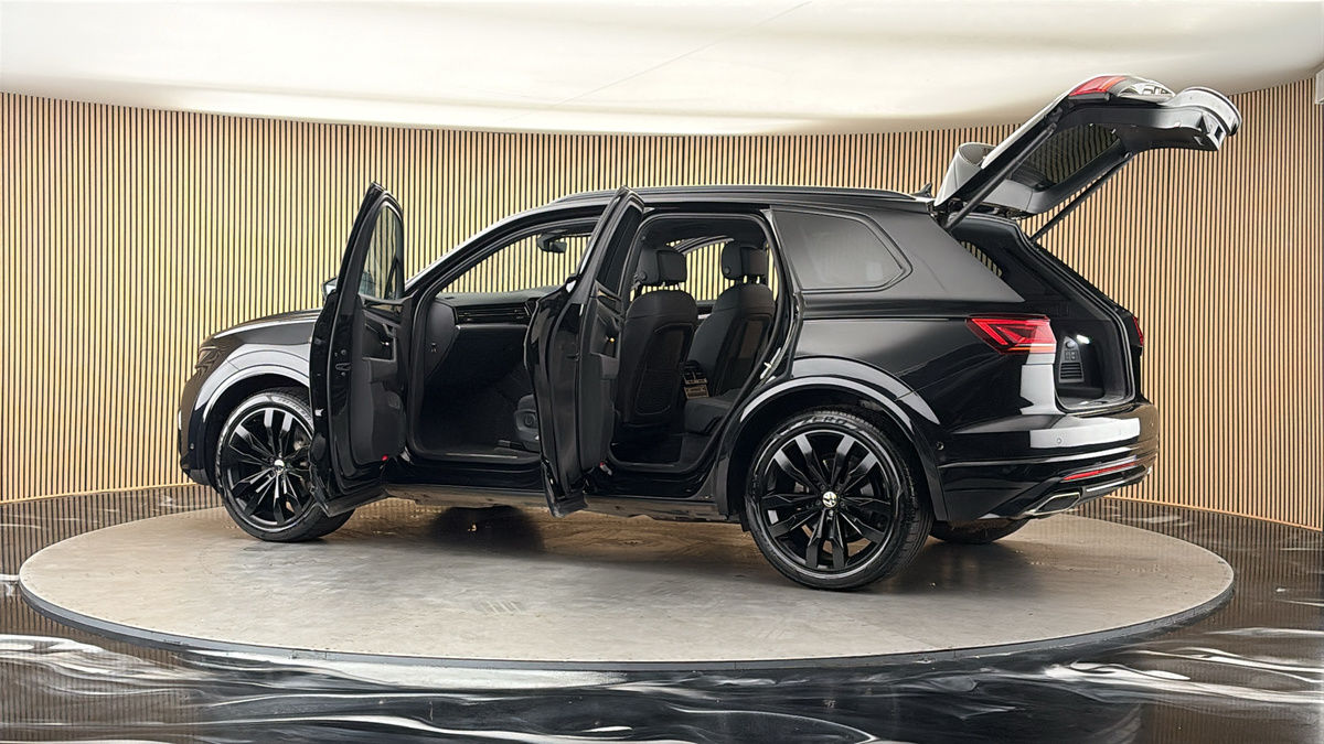 More views of Volkswagen Touareg