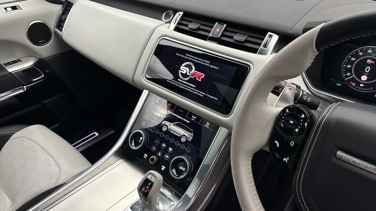 Land Rover Range Rover Sport Image 18