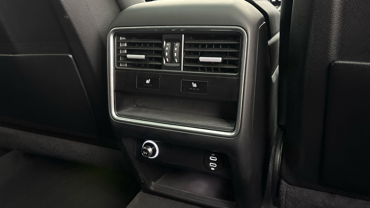 Porsche Cayenne Image 25