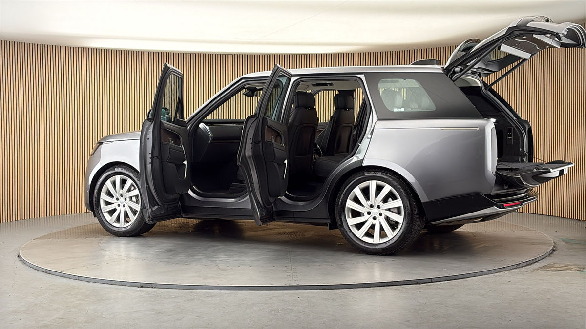 More views of Land Rover Range Rover