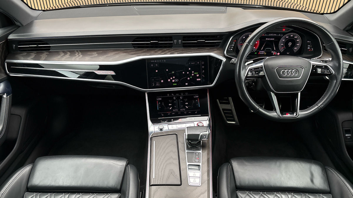 Audi S6 Avant Image 12