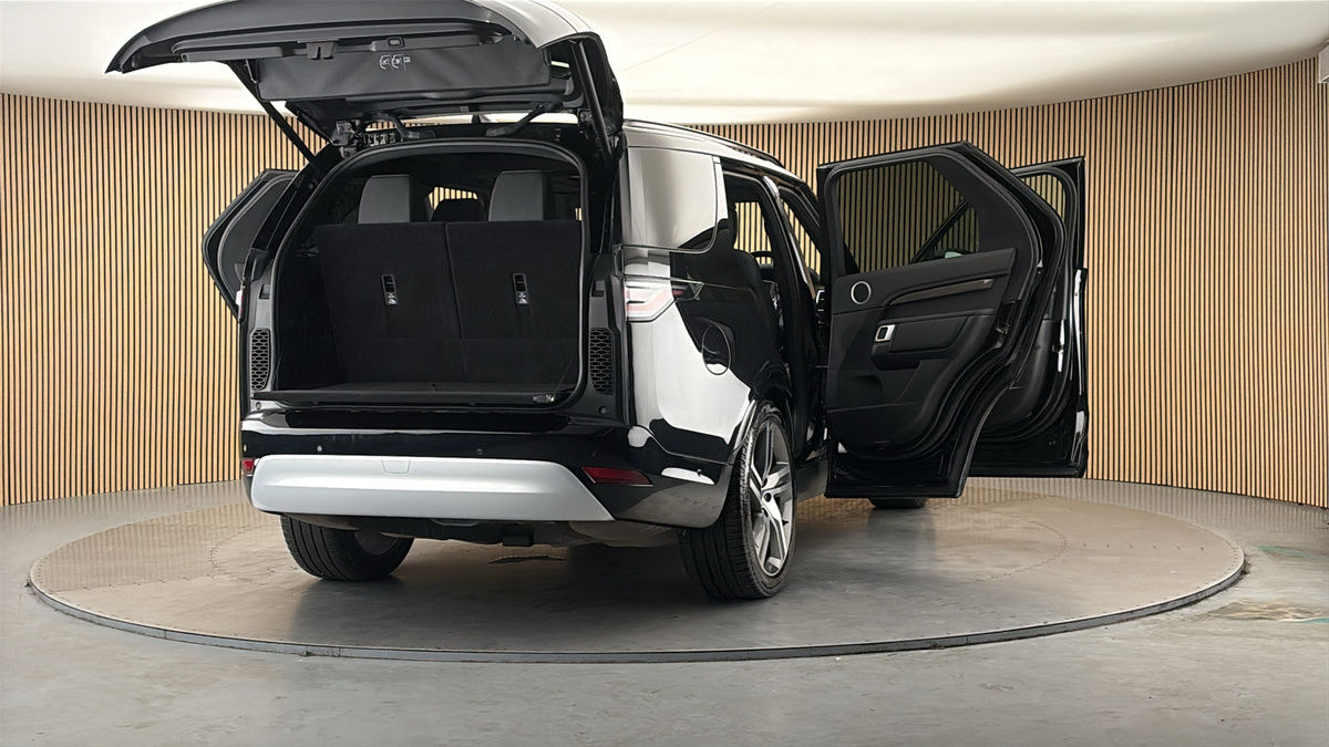 More views of Land Rover Discovery