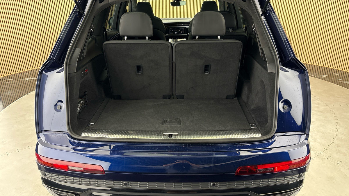 Audi Q7 Image 11