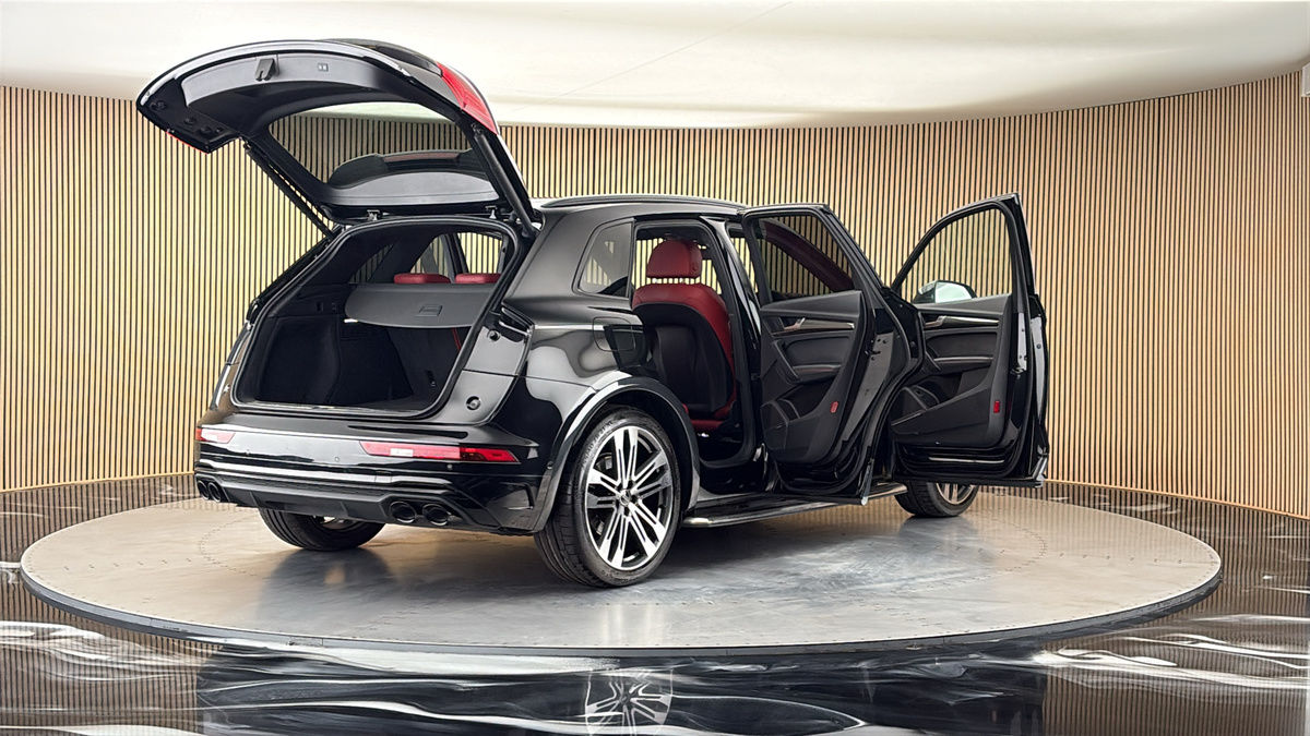 More views of Audi SQ5